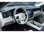 Volvo XC60 2.0 T6 Plug-in hybrid AWD Ultimate Bright | Luchtvering | semi Elec. inklapbare trekhaak | Blond Moriitz Leder |  4 camera's | Alarm klasse III af-fabriek|