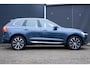 Volvo XC60 2.0 T6 Plug-in hybrid AWD Ultimate Bright | Luchtvering | semi Elec. inklapbare trekhaak | Blond Moriitz Leder |  4 camera's | Alarm klasse III af-fabriek|