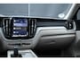 Volvo XC60 2.0 T6 Plug-in hybrid AWD Ultimate Bright | Luchtvering | semi Elec. inklapbare trekhaak | Blond Moriitz Leder |  4 camera's | Alarm klasse III af-fabriek|