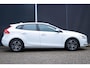 Volvo V40 T2 Polar+ | Zwart Lederen Bekleding | Fullmap Navigatie | Stoelverwarming | Parkeercamera achter | Volvo on Call | Climate Control | Cruise Control |