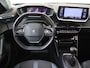 Peugeot 2008 1.2 PureTech 100 Allure | Benzine | Handgeschakeld | Zesversnellingsbak | Donker getint glas achter | Remote services | Regensensor | Cruise control | Automatisch dimmende binnenspiegel | Parkeersensoren |