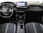 Peugeot 2008 1.2 PureTech 100 Allure | Benzine | Handgeschakeld | Zesversnellingsbak | Donker getint glas achter | Remote services | Regensensor | Cruise control | Automatisch dimmende binnenspiegel | Parkeersensoren |