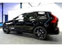 Volvo XC60 2.0 T8 AWD 335kW/456pk Aut8 MJ2026 Plug-in hybrid Ultra Black Edition LUCHTVERING + HARMAN/KARDON + PANORAMADAK + BLIS + STOELMASSAGE + PILOT ASSIST + STOELVERWARMING V&A + ADAPT.CRUISE + STUURVERWARMING + 360 CAMERA + PARKSENSOREN + 21" LM-VELGEN!!