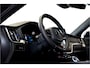 Volvo XC60 2.0 T8 AWD 335kW/456pk Aut8 MJ2026 Plug-in hybrid Ultra Black Edition LUCHTVERING + HARMAN/KARDON + PANORAMADAK + BLIS + STOELMASSAGE + PILOT ASSIST + STOELVERWARMING V&A + ADAPT.CRUISE + STUURVERWARMING + 360 CAMERA + PARKSENSOREN + 21" LM-VELGEN!!