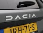 Dacia Duster 1.8 hybrid 155pk Limited Edition | Voorruitverwarming | Stoelverwarming | Stuurwielverwarming | Adaptieve cruise control |