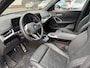 BMW IX2 eDrive20 67 kWh SOH 100% | M SPORT | ORIG NL AUTO | 1E EIG. | TOPSTAAT! | 100% ONGEVAL VERLEDEN VRIJ! | DAB+ | ACTIVE GUARD | PARK PACKAGE | COMFORT ACCES | STOELVERWARMING | FABRIEKSGARANTIE TOT 11-2027 OF TOT 200.000KM