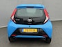 Toyota Aygo 1.0 VVT-i x-play / Airco / Apple Carplay & Android Auto / Achteruitrijcamera / Elektrische Ramen Voor /