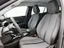 Peugeot 2008 1.2 Allure Pack 100pk | Trekhaak | Navigatie | Climate Control | Cruise Control | Camera | 17"LMV | LED | Apple Carplay/Android Auto |