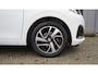 Peugeot 108 1.0 68pk e-VTi Allure 5Drs Keyless 16inch LM Groot scherm Clima Achteruitrijcamera *NL auto* 69645km!