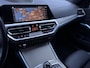 BMW 3-Serie Touring 330e High Executive M Sport Pano HUD Leder Sfeerverlichting