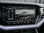 Volkswagen Touareg 3.0 TSi 4MOTION R · Panoramadak · Luchtvering · Adaptive Cruise Control · Memory Seats · Camera · Keyless entree · Blis · Ambiance interieur ·