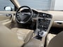 Volvo V70 2.4 D5 AWD Momentum Automaat | Leder | Xenon | Trekhaak | Climate | Cruise | Navigatie