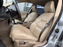 Volvo V70 2.4 D5 AWD Momentum Automaat | Leder | Xenon | Trekhaak | Climate | Cruise | Navigatie