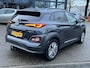 Hyundai Kona Electric EV Premium 64 kWh SOH 100% | 3-Fase | Warmtepomp | Stoel- & Stuurverwarming | Afneembare Trekhaak | Volledig Hyundai-dealer onderhouden