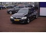BMW 3-Serie 318i High Executive+Vitrual+Volleder+Stoel-verw+laser-LED+elek-trekhaak+Privacy-Glass= ORIG/NL