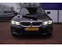 BMW 3-Serie 318i High Executive+Vitrual+Volleder+Stoel-verw+laser-LED+elek-trekhaak+Privacy-Glass= ORIG/NL