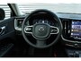 Volvo XC60 2.0 T6 Plug-in hybrid AWD Plus Dark | 19" 5-Dubbel Spaaks Glossy Black / Diamond Cut Velgen | Kunstlederen Bekleding |Trekhaak Met Semi Elektrisch Inklapbare Kogel, 13-Polig | Keyless Entry | Keyless Start | Elektrisch Verstelb. Bestuurdersstoel Met Geheugen | Electronic Climate Controle | Voorstoelen / Stuurwiel Verwarmd | 360 Rondomzicht Camera |