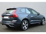 Volvo XC60 2.0 T6 Plug-in hybrid AWD Plus Dark | 19" 5-Dubbel Spaaks Glossy Black / Diamond Cut Velgen | Kunstlederen Bekleding |Trekhaak Met Semi Elektrisch Inklapbare Kogel, 13-Polig | Keyless Entry | Keyless Start | Elektrisch Verstelb. Bestuurdersstoel Met Geheugen | Electronic Climate Controle | Voorstoelen / Stuurwiel Verwarmd | 360 Rondomzicht Camera |