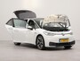 Volkswagen ID.3 First Plus 58 kWh incl afneembare trekhaak | Afneembare trekhaak | Apple Carplay | Navigatie | Achteruitrij camera | Parkeersensoren voor en achter | Wifi | Spraalbediening | Voorstoelen verwarmd |