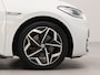 Volkswagen ID.3 First Plus 58 kWh incl afneembare trekhaak | Afneembare trekhaak | Apple Carplay | Navigatie | Achteruitrij camera | Parkeersensoren voor en achter | Wifi | Spraalbediening | Voorstoelen verwarmd |