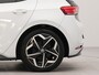Volkswagen ID.3 First Plus 58 kWh incl afneembare trekhaak | Afneembare trekhaak | Apple Carplay | Navigatie | Achteruitrij camera | Parkeersensoren voor en achter | Wifi | Spraalbediening | Voorstoelen verwarmd |