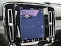 Volvo XC40 Recharge P8 AWD R-Design (PANORAMADAK, STOELVERWARMING, ELEKT. WEGKLAPBARE TREKHAAK, STUURVERWARMING, CAMERA)