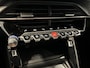 Peugeot 2008 1.2 PureTech Allure | Navigatie/Android/Apple Carplay | LM Velgen 17" | Achteruitrijcamera | Cruise Control Adaptief |