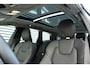 Volvo XC60 T6 Plug-in hybrid AWD Plus Dark | Verwarmde Voorstoelen, Stuurwiel en Achterbank | Panoramisch Schuif-/Kanteldak | Semi- Elektrische Trekhaak | 360-Camera | Adaptieve Cruise Control | Draadloze Telefoonlader