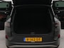 Volkswagen ID.4 Pro 77 kWh incl autom. wegklapbare trekhaak | Glazen panorama dak | Apple Carplay | Navigatie | Autom. wegklapbare trekhaak | Parkeersensoren voor en achter | Achteruitrij camera | Electr.bedienbare voorstoelen | Wifi | Warmtewerende v