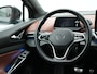Volkswagen ID.4 Pro 77 kWh incl autom. wegklapbare trekhaak | Glazen panorama dak | Apple Carplay | Navigatie | Autom. wegklapbare trekhaak | Parkeersensoren voor en achter | Achteruitrij camera | Electr.bedienbare voorstoelen | Wifi | Warmtewerende v