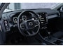 Volvo XC40 1.5 T3 Momentum | Navigatie | Camera | Park Assist | Zitverlenging | Lane Keeping Assist | Road Sign Information | Trekhaak | 18" LM