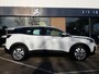 Peugeot 3008 1.2 130pk S&S Access TREKHAAK | Cruise control | AIRCO | Bluetooth | Parkeersensoren achter | LM-velgen 17inch | ALLSEASONBANDEN