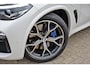 BMW X5 XDrive45e High Executive M Sport * Pano * HeadUp * Luchtvering * Trekhaak * 21" * Zonnerollo's * Zeer mooi * 1e eigenaar