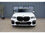 BMW X5 XDrive45e High Executive M Sport * Pano * HeadUp * Luchtvering * Trekhaak * 21" * Zonnerollo's * Zeer mooi * 1e eigenaar