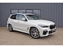 BMW X5 XDrive45e High Executive M Sport * Pano * HeadUp * Luchtvering * Trekhaak * 21" * Zonnerollo's * Zeer mooi * 1e eigenaar