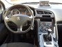 Peugeot 3008 STYLE 1.2PT-130PK TREKHAAK | Navigatie | Cruise & Climate control | Achteruitrijcamera | Panoramadak | Parkeersensoren | Bluetooth | LMV17inch