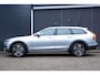 Volvo V90 Cross Country 2.0 T5 Pro | Bowers & Wilkins Hifi | Panoramisch schuif-/kanteldak | Massagestoelen | Luchtvering | All season banden | Geventileerde stoelen | BLIS | Adaptieve Cruise Control | 360 graden Camera |