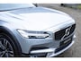 Volvo V90 Cross Country 2.0 T5 Pro | Bowers & Wilkins Hifi | Panoramisch schuif-/kanteldak | Massagestoelen | Luchtvering | All season banden | Geventileerde stoelen | BLIS | Adaptieve Cruise Control | 360 graden Camera |