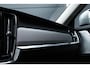 Volvo V90 Cross Country 2.0 T5 Pro | Bowers & Wilkins Hifi | Panoramisch schuif-/kanteldak | Massagestoelen | Luchtvering | All season banden | Geventileerde stoelen | BLIS | Adaptieve Cruise Control | 360 graden Camera |