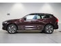 Volvo XC60 T6 Plug-in hybrid AWD Business Edition 350pk | All Seasonbanden | Harman/Kardon | Stoelverwarming V+A | Rondomzicht Parkeercamera| Parkeer Sensoren V+A | Full Led Koplampen | Pilot Assist |