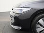 Volkswagen Passat Variant 1.5eTSI/150PK DSG · Navigatie · Camera · Stoel- & stuurverwarming · Apple/Android Car Play · Garantie tot mei 2026