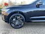Volvo XC60 2.0 T6 Recharge 350 pk AWD Ultra Black Edition Trekhaak Nappa Vol Leder Head Up Display 360 Camera Luchtvering Massage Stoelen Panodak Harman Kardon Audio Dashcam NL Auto 1e Eigenaar Vol Opties Plug in Hybride