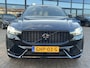 Volvo XC60 2.0 T6 Recharge 350 pk AWD Ultra Black Edition Trekhaak Nappa Vol Leder Head Up Display 360 Camera Luchtvering Massage Stoelen Panodak Harman Kardon Audio Dashcam NL Auto 1e Eigenaar Vol Opties Plug in Hybride