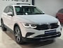 Volkswagen Tiguan 1.5 TSI Life 150 PK Face Lift Automaat / Panorama dak / Navigatie full map / Adaptive Cruise / climate control