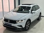 Volkswagen Tiguan 1.5 TSI Life 150 PK Face Lift Automaat / Panorama dak / Navigatie full map / Adaptive Cruise / climate control