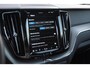 Volvo XC60 T6 350PK Automaat AWD Plus Black Edition / Trekhaak / Panoramadak / BLIS / Adaptieve cruise control / Keyless entry / Stoel - en stuurwielverwarming / elektrische stoelen met geheugen / Parkeersensoren met 360 camera / Elektrische achterklep