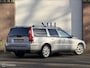 Volvo V70 2.5T 210PK Stoelverwarming Cruise Climate Trekhaak Nieuwe Distributie