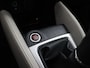 Nissan Micra 1.0 IG-T Tekna Airco auto, Apple Carplay/Android Auto, Autonomous Emergency Braking, Bluetooth, Boordcomputer, Cruise control, Parkeersensor achter, Rijstrooksensor met correctie, Voorstoelen verwarmd, Elek De Nissan Micra 1.0 IG-T Tekna uit 2020 is een compacte en zuinige hatchback die zeer geschikt is voor dagelijks gebruik. De 1,0 liter turbobenzinemotor levert vlotte prestaties en is tegelij