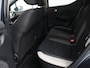Nissan Micra 1.0 IG-T Tekna Airco auto, Apple Carplay/Android Auto, Autonomous Emergency Braking, Bluetooth, Boordcomputer, Cruise control, Parkeersensor achter, Rijstrooksensor met correctie, Voorstoelen verwarmd, Elek De Nissan Micra 1.0 IG-T Tekna uit 2020 is een compacte en zuinige hatchback die zeer geschikt is voor dagelijks gebruik. De 1,0 liter turbobenzinemotor levert vlotte prestaties en is tegelij