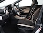 Nissan Micra 1.0 IG-T Tekna Airco auto, Apple Carplay/Android Auto, Autonomous Emergency Braking, Bluetooth, Boordcomputer, Cruise control, Parkeersensor achter, Rijstrooksensor met correctie, Voorstoelen verwarmd, Elek De Nissan Micra 1.0 IG-T Tekna uit 2020 is een compacte en zuinige hatchback die zeer geschikt is voor dagelijks gebruik. De 1,0 liter turbobenzinemotor levert vlotte prestaties en is tegelij